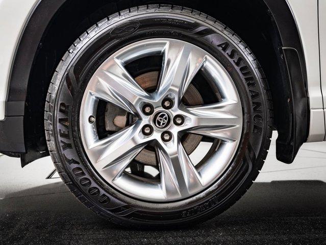 used 2019 Toyota Highlander Hybrid car, priced at $31,698