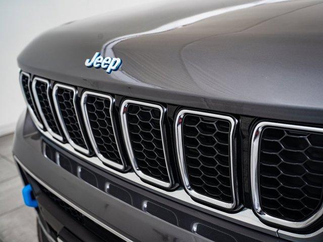 used 2022 Jeep Grand Cherokee car, priced at $34,298