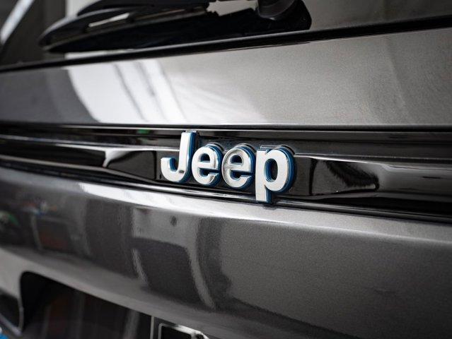 used 2022 Jeep Grand Cherokee car, priced at $34,298