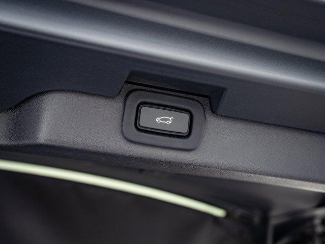 used 2022 Land Rover Discovery car, priced at $46,298