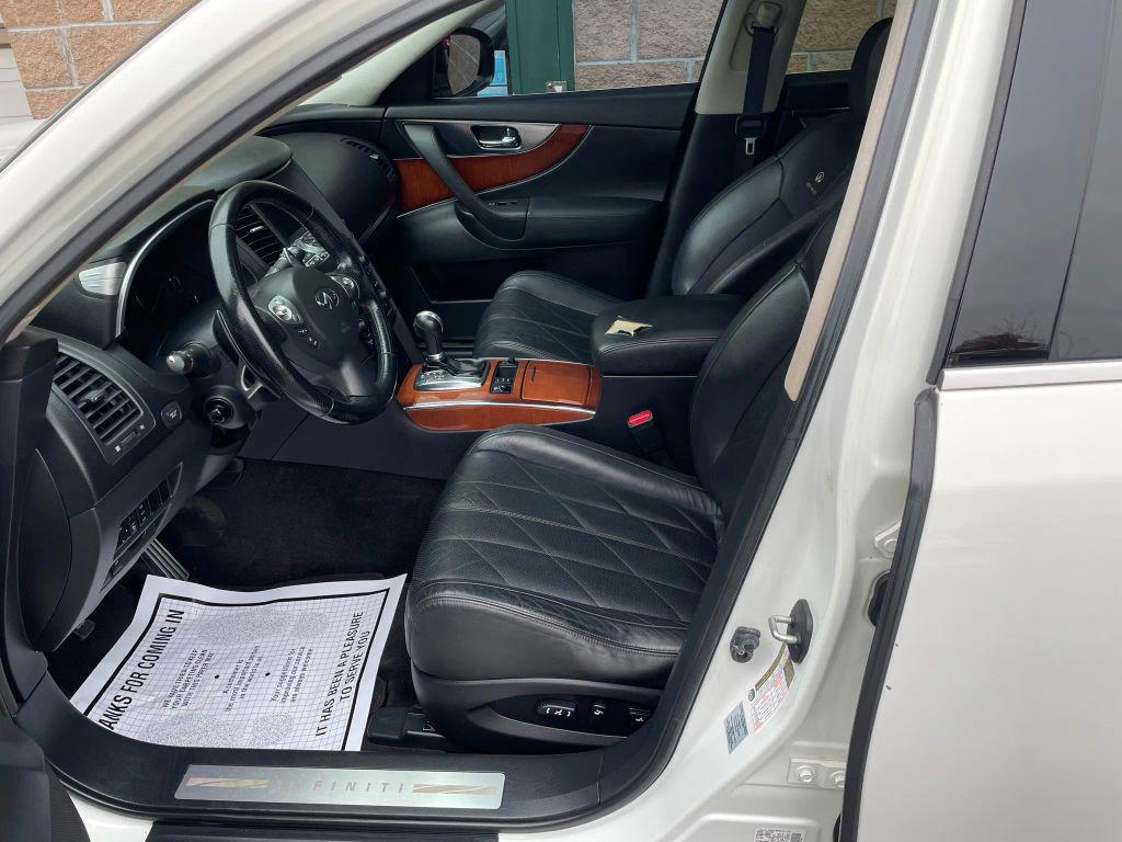 used 2009 INFINITI FX35 car, priced at $9,495