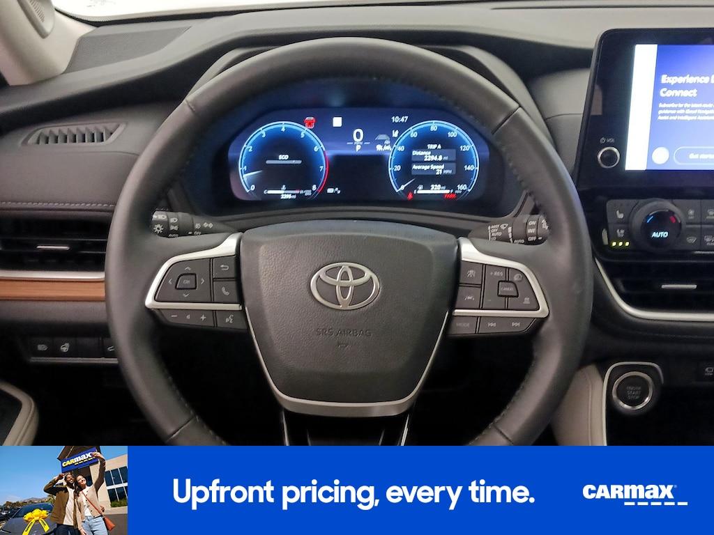 used 2025 Toyota Grand Highlander car, priced at $51,998