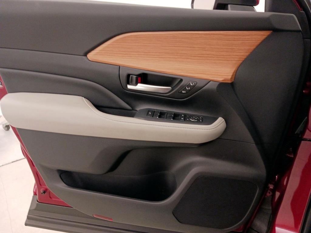 used 2025 Toyota Grand Highlander car, priced at $51,998