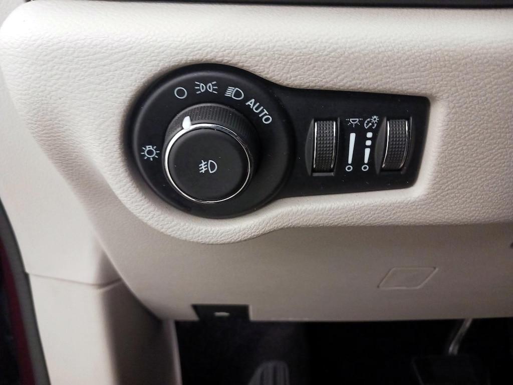 used 2023 Chrysler Pacifica car, priced at $42,998