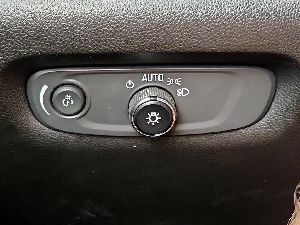 used 2020 Chevrolet Traverse car, priced at $22,998