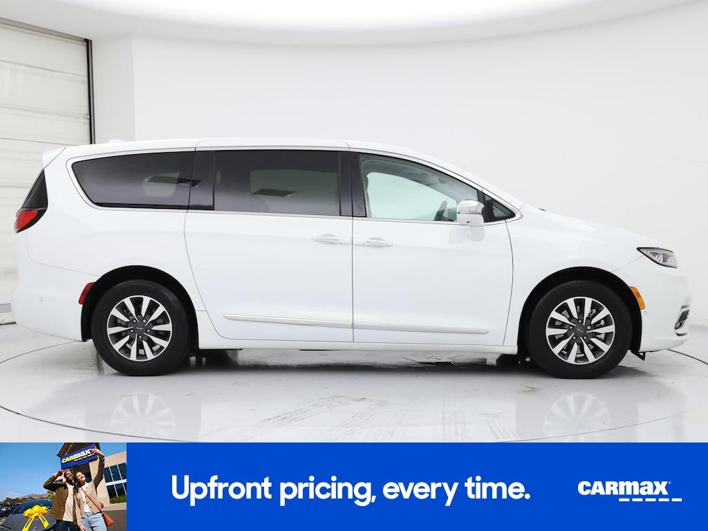 used 2022 Chrysler Pacifica Hybrid car, priced at $30,998