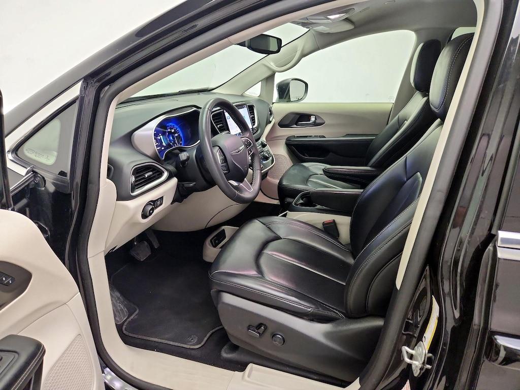 used 2023 Chrysler Pacifica car, priced at $24,998