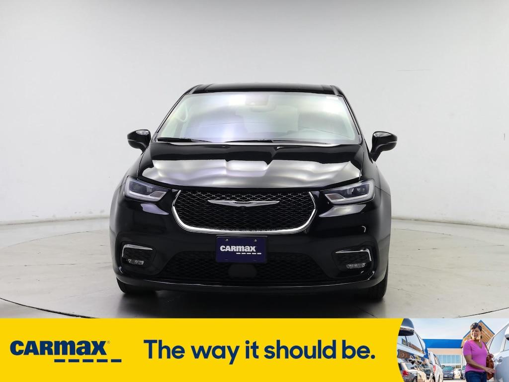 used 2023 Chrysler Pacifica car, priced at $24,998