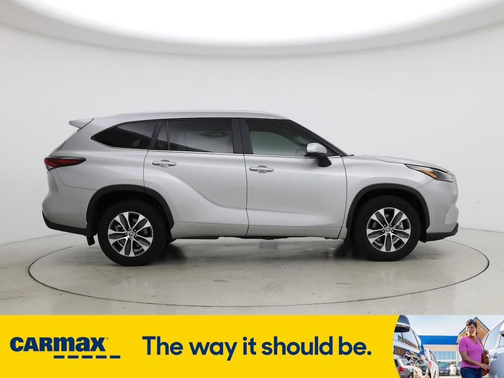 used 2024 Toyota Highlander Hybrid car, priced at $47,998
