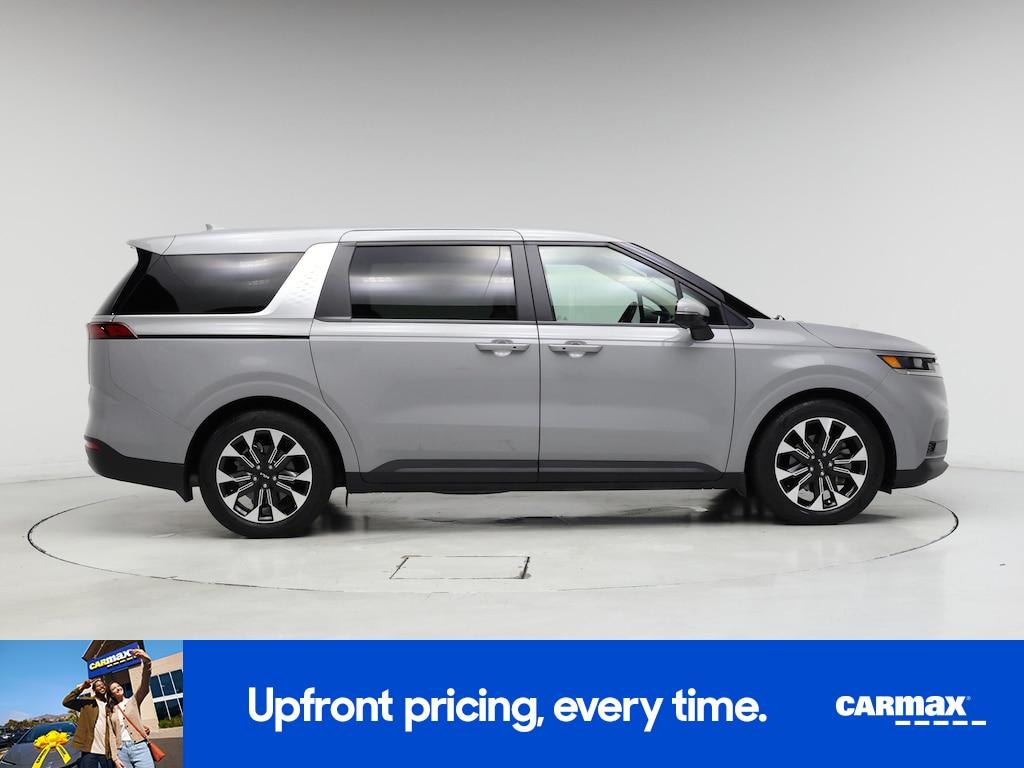 used 2024 Kia Carnival car, priced at $38,998