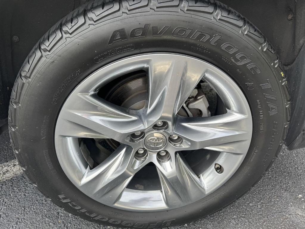 used 2015 Toyota Highlander car, priced at $21,111