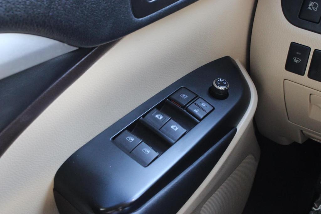 used 2017 Toyota Highlander car, priced at $19,999