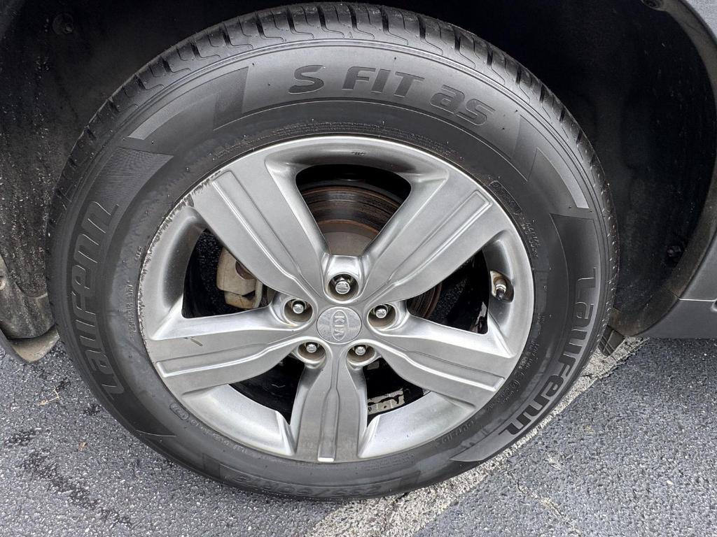 used 2013 Kia Sorento car, priced at $7,777