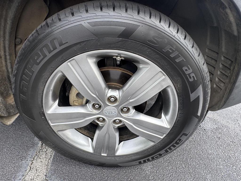 used 2013 Kia Sorento car, priced at $7,777