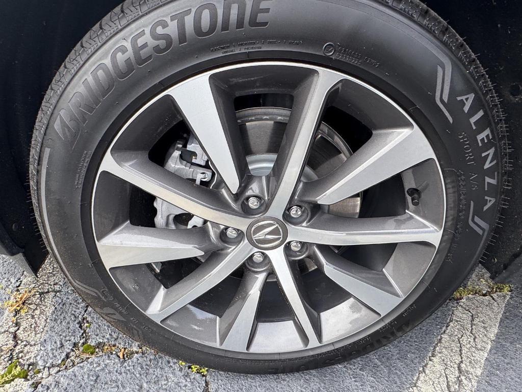 used 2025 Acura MDX car, priced at $53,999