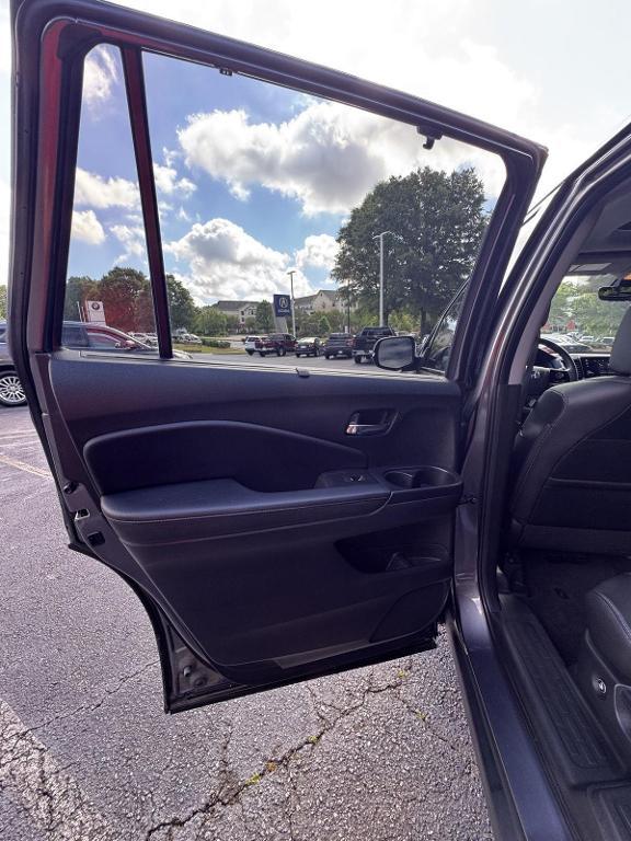 used 2022 Honda Pilot car, priced at $31,999
