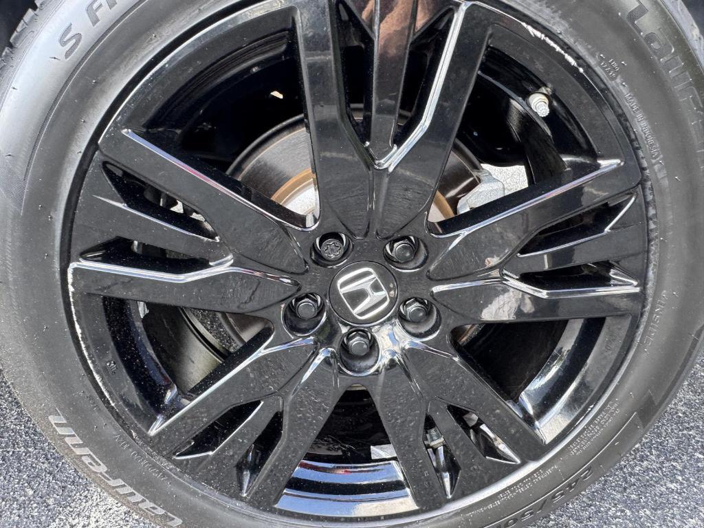 used 2022 Honda Pilot car, priced at $31,999
