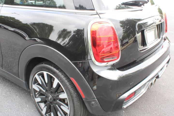 used 2021 MINI Hardtop car, priced at $22,444