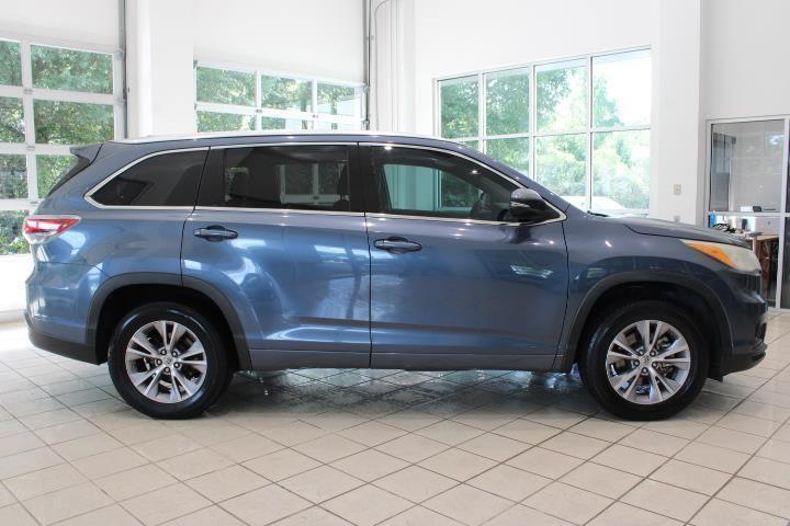 used 2014 Toyota Highlander car, priced at $13,888