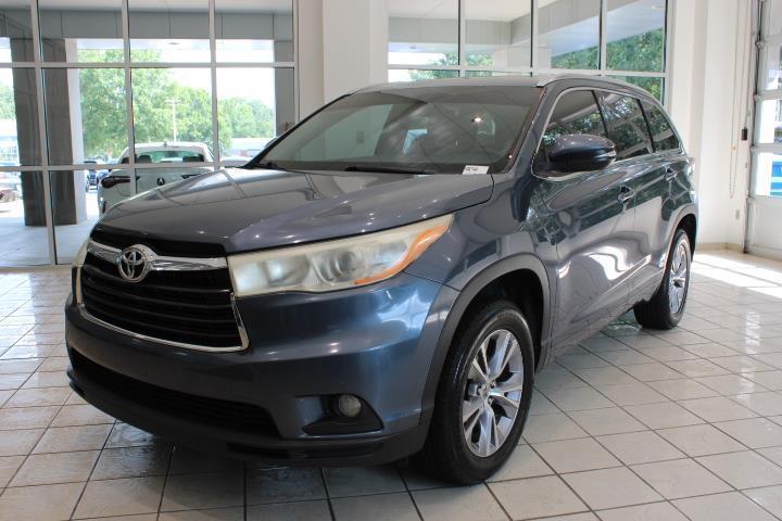 used 2014 Toyota Highlander car, priced at $13,888