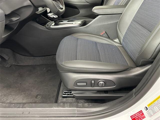 new 2025 Buick Envista car, priced at $27,754