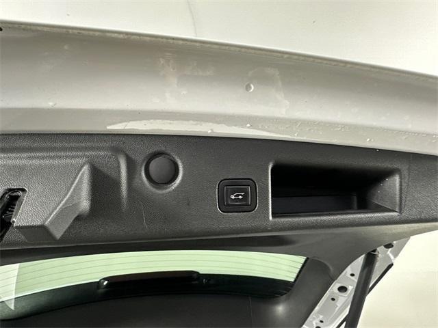 used 2022 Chevrolet Equinox car, priced at $23,900