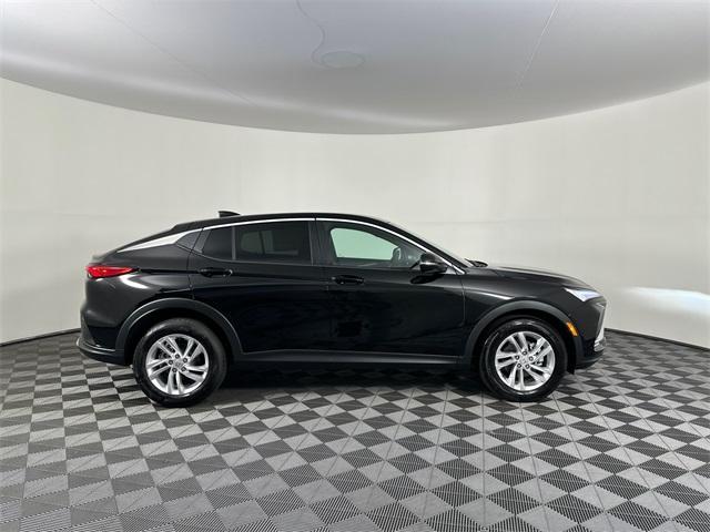 new 2025 Buick Envista car, priced at $26,325