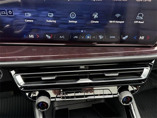 new 2026 Chevrolet Traverse car, priced at $50,076