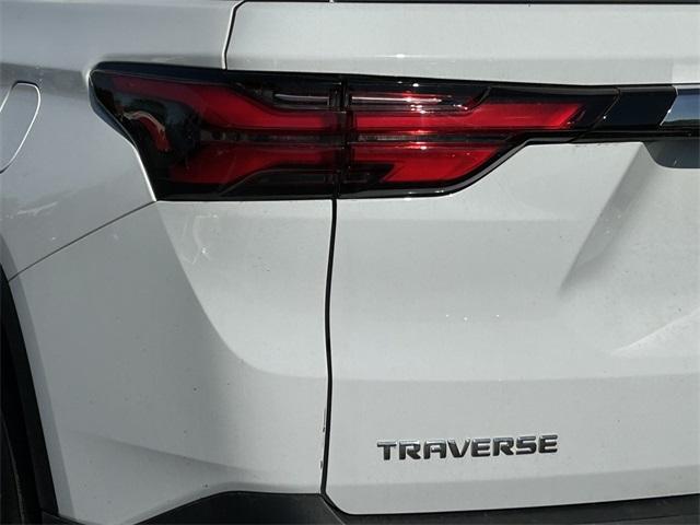 used 2023 Chevrolet Traverse car, priced at $29,118