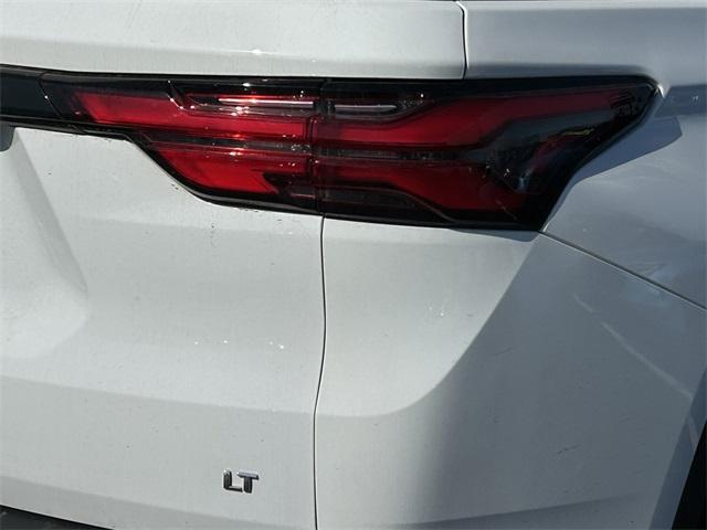 used 2023 Chevrolet Traverse car, priced at $29,118