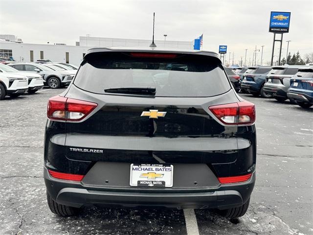 new 2025 Chevrolet TrailBlazer car, priced at $24,052