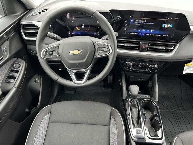new 2025 Chevrolet TrailBlazer car, priced at $26,918