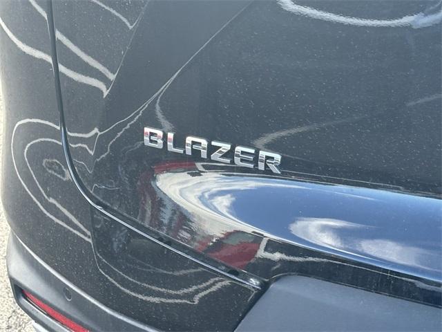 new 2025 Chevrolet Blazer car, priced at $35,046