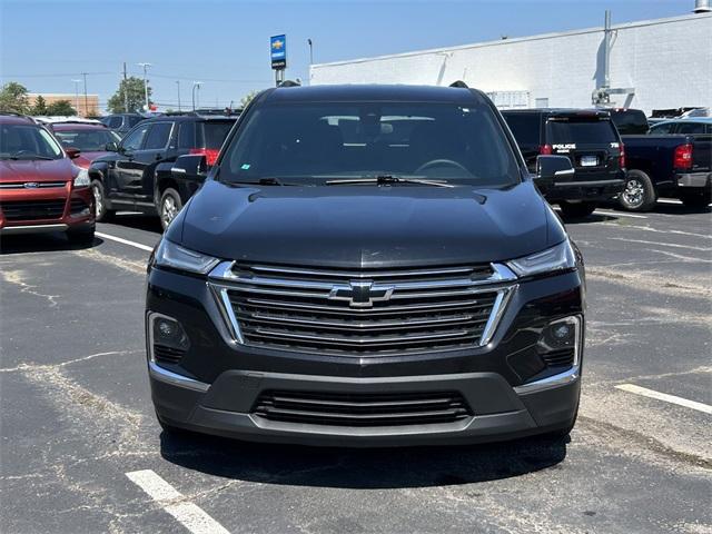 used 2023 Chevrolet Traverse car, priced at $27,484