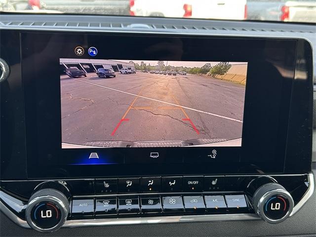 new 2026 Chevrolet Colorado car, priced at $43,033