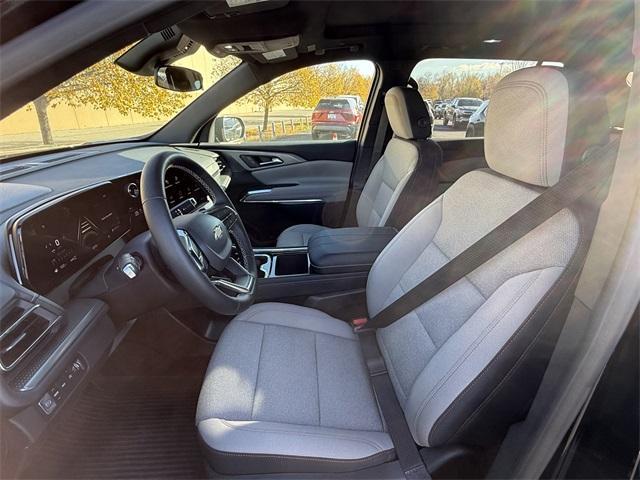 new 2025 Chevrolet Traverse car, priced at $43,841