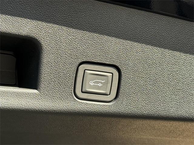 new 2025 Chevrolet Traverse car, priced at $43,841