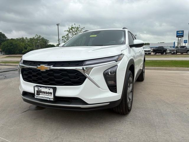 new 2025 Chevrolet Trax car, priced at $25,880