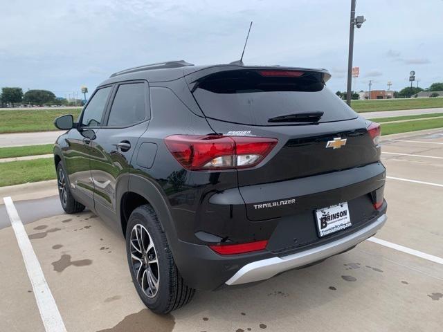 new 2024 Chevrolet TrailBlazer car, priced at $29,000