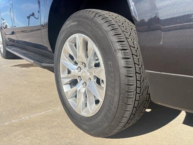 new 2025 Chevrolet Suburban car