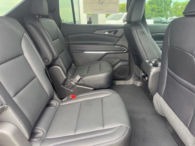 new 2025 Chevrolet Traverse car, priced at $44,190