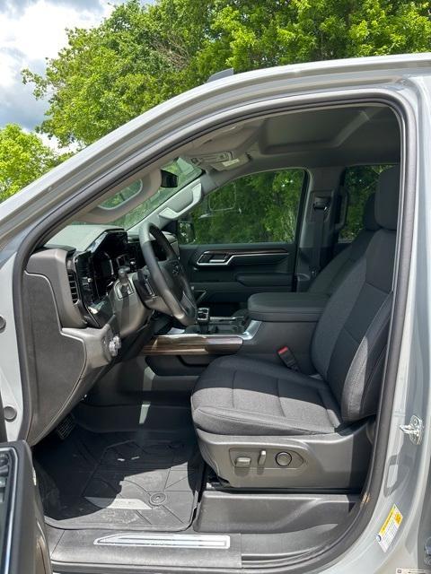 new 2025 Chevrolet Silverado 1500 car, priced at $52,574
