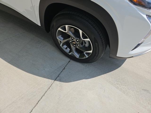 new 2025 Chevrolet Trax car, priced at $26,034
