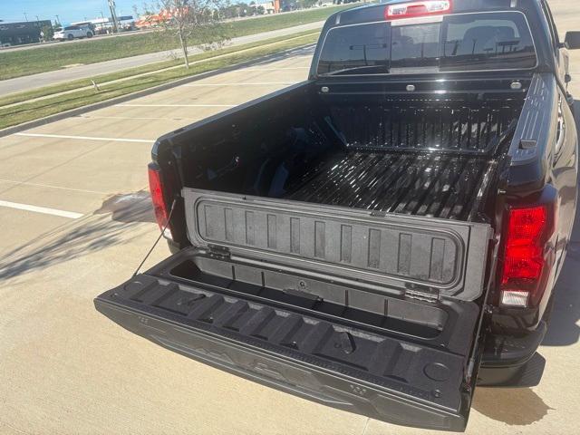 new 2024 Chevrolet Colorado car, priced at $33,253