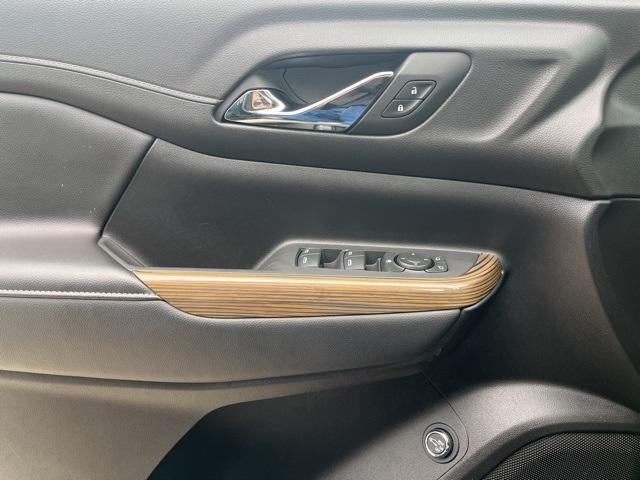 used 2023 GMC Acadia car, priced at $28,764