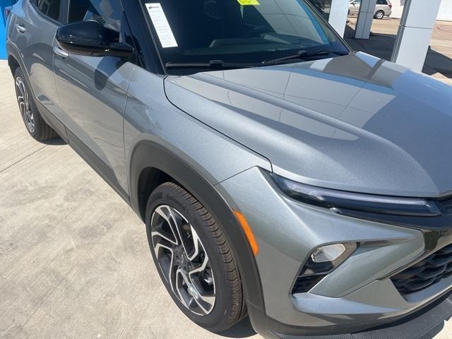 new 2025 Chevrolet TrailBlazer car, priced at $28,000