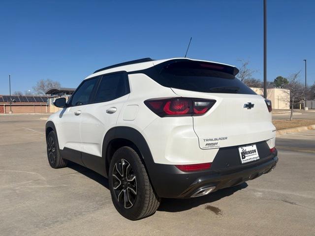 new 2025 Chevrolet TrailBlazer car, priced at $32,708