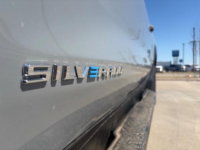new 2025 Chevrolet Silverado EV car, priced at $75,195
