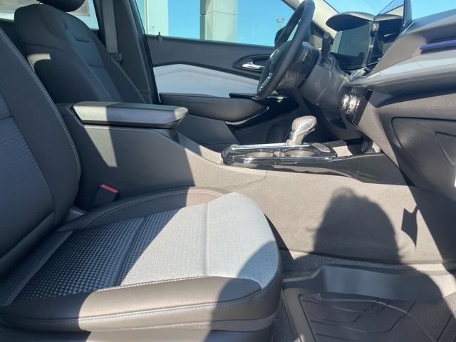 new 2025 Chevrolet Trax car, priced at $25,034