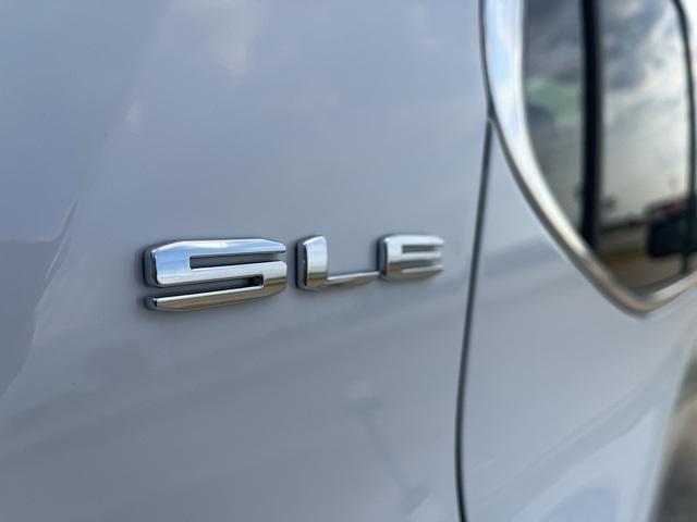 used 2023 GMC Acadia car, priced at $28,817